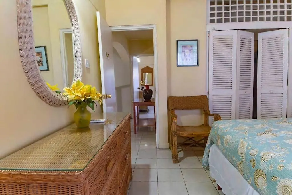 Lovely 2 Bedrooms Apartment 오쵸 리오스 3*,